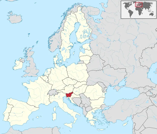 Map of the European Union with a small country at the head of the Adriatic highlighted in red